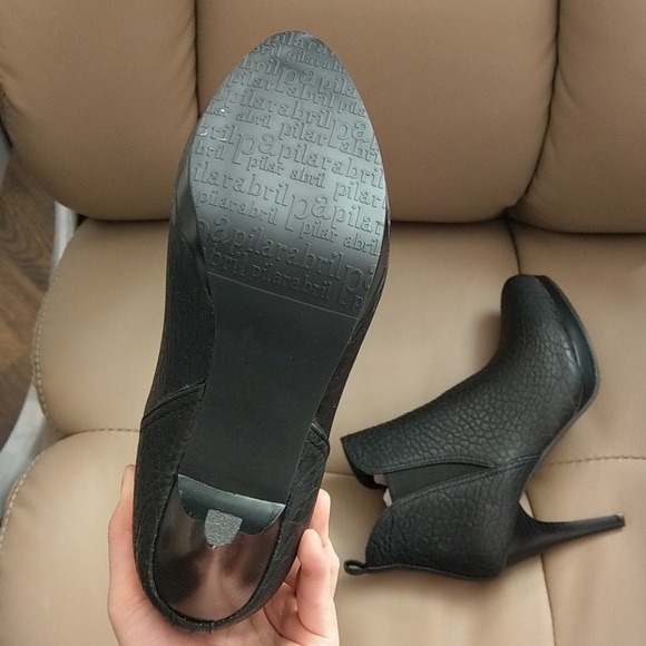 Pilar Abril platform booties size 5.5 - Picture 3 of 3